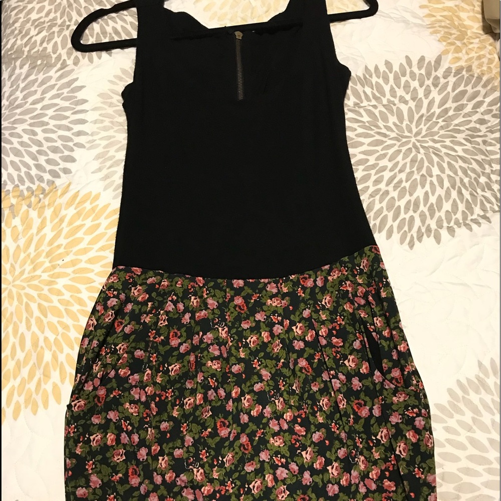 Dress with pockets